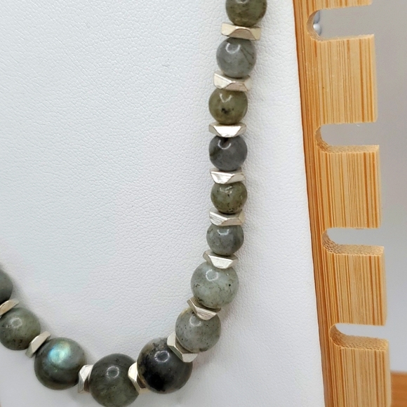 Very long natural bead Banana Republic necklace - Picture 7 of 8